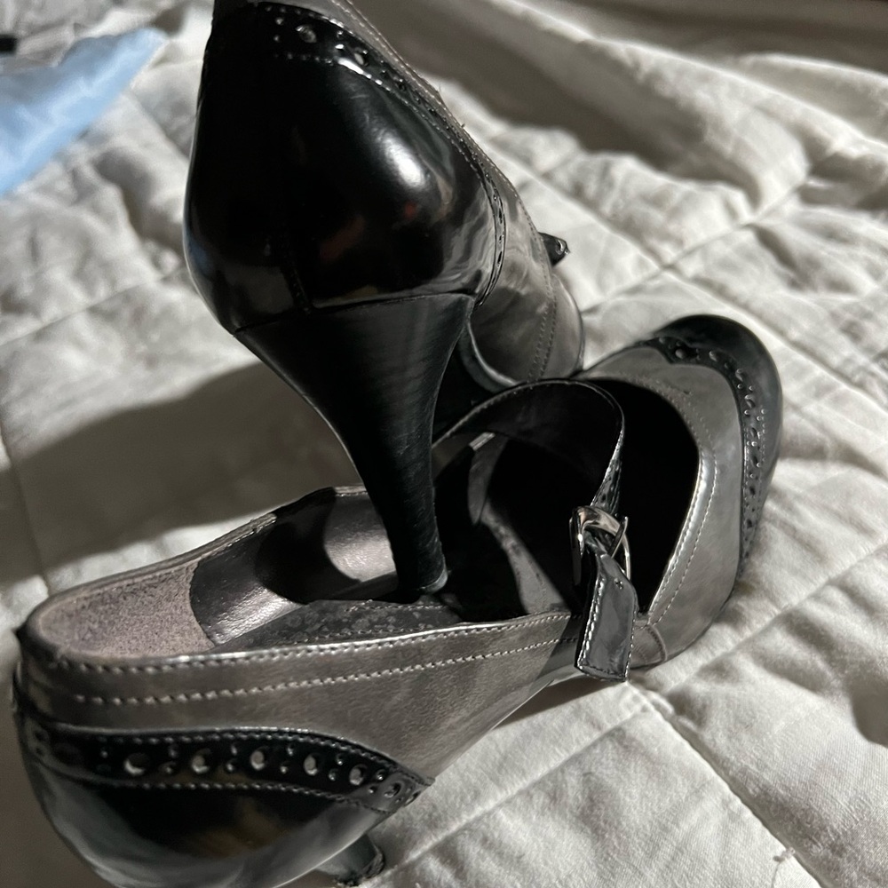 Tahari shoes, blk/grey - Picture 9 of 11